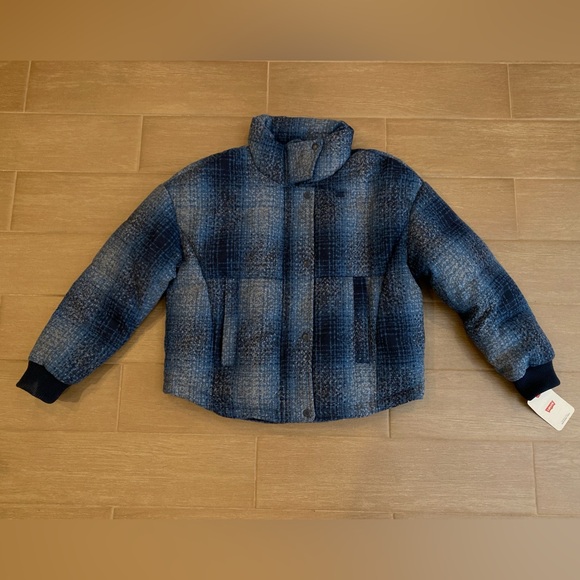 Levi's Women's Cinch Waist Puffer Jacket - Picture 11 of 13